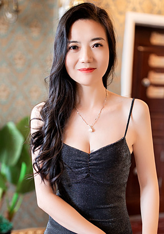 Hundreds of gorgeous pictures: Qin from Beijing, Asian member looking for man