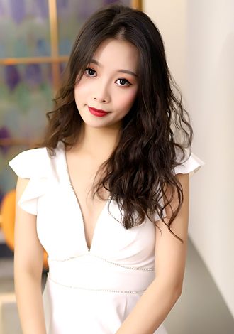 Gorgeous member profiles: Qianxi from Shenzhen, blue sapphires Asian member